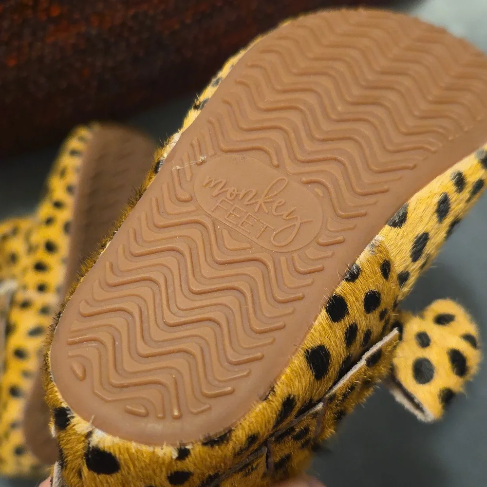 👪 Monkey Feet 12-18 Months Oh So Cute Leopard Walkers... New Without Tags!